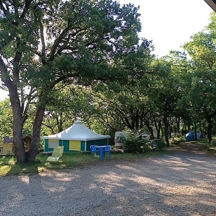 LE PALMIER mobil home 4 personnes Limogne-en-Quercy Bagian luar foto